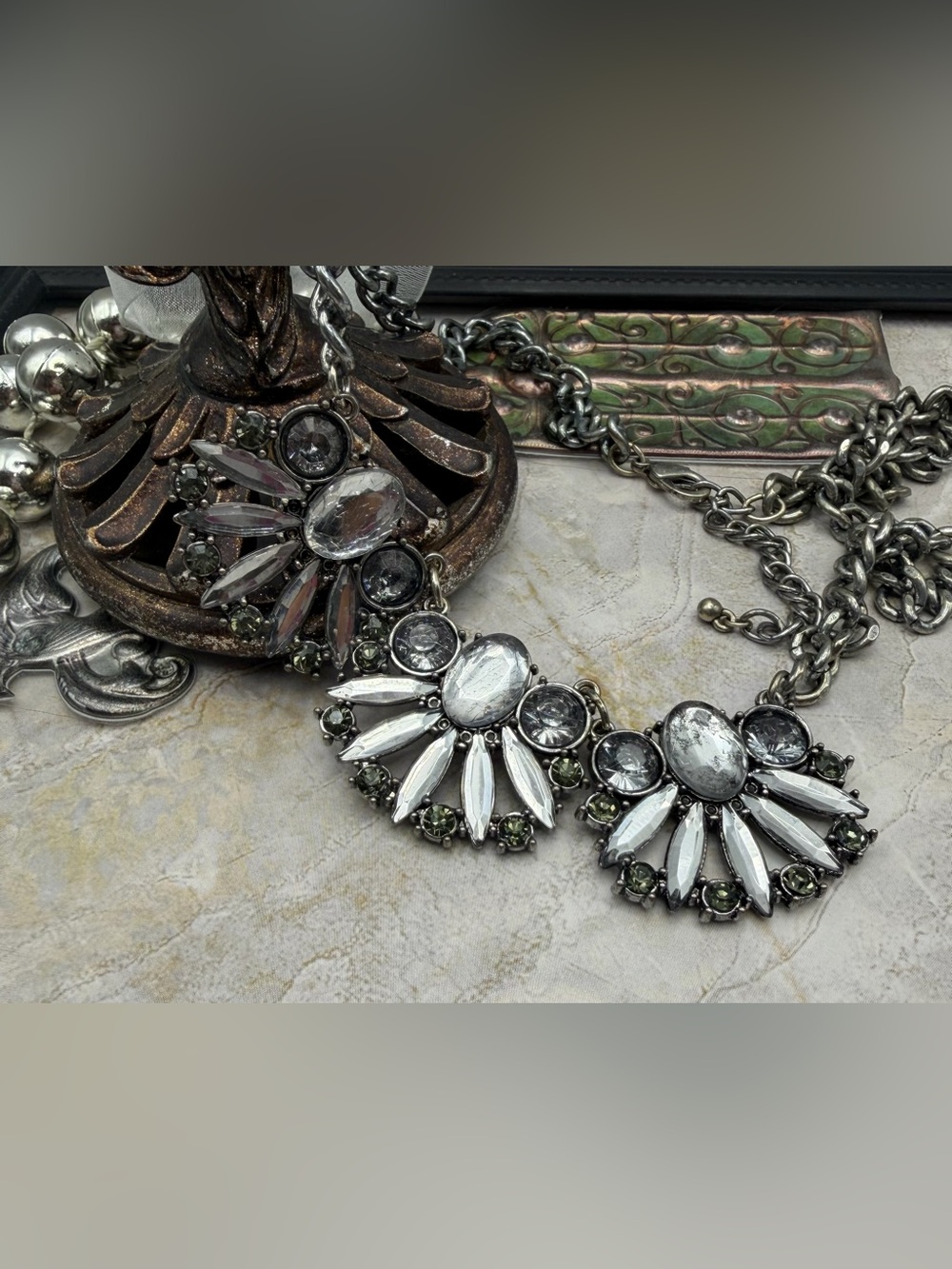 Elegant Silver-Tone Crystal Statement Necklace - Women Jewelry